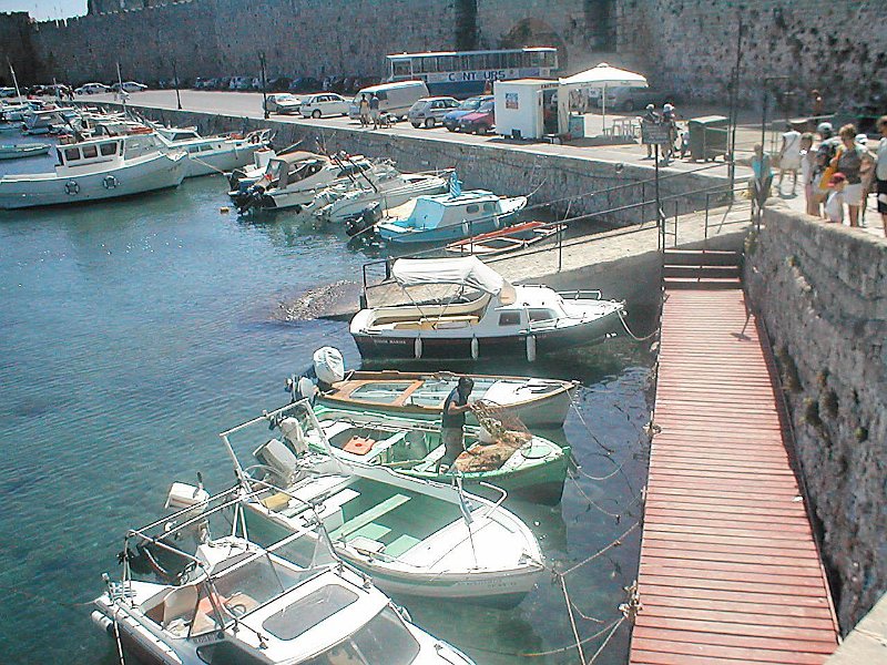 P6070067.JPG - Mandraki havnen på Rhodos
